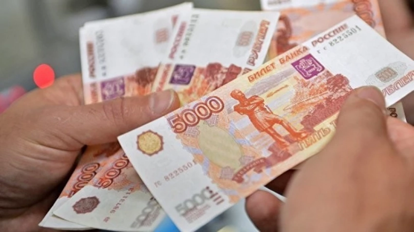 Кыргызстанцам в России помогли вернуть невыплаченные зарплаты на 2,3 млн рублей