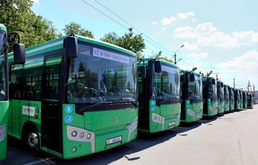 До нового муниципального рынка в Оше начали курсировать 12 маршрутных линий