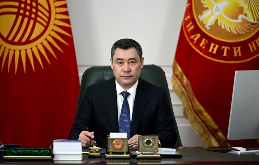 Садыр Жапаров выразил соболезнования президенту Ирана в связи со взрывом в морском порту города Бендер-Аббас