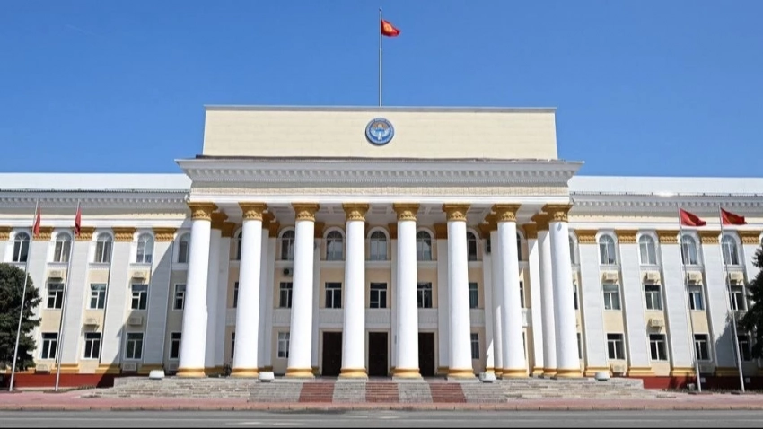 В РФ продлен срок урегулирования правового положения мигрантов