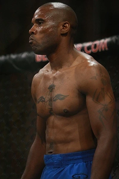 Боец UFC Седрик Дюма арестован во Флориде по ряду серьёзных обвинений