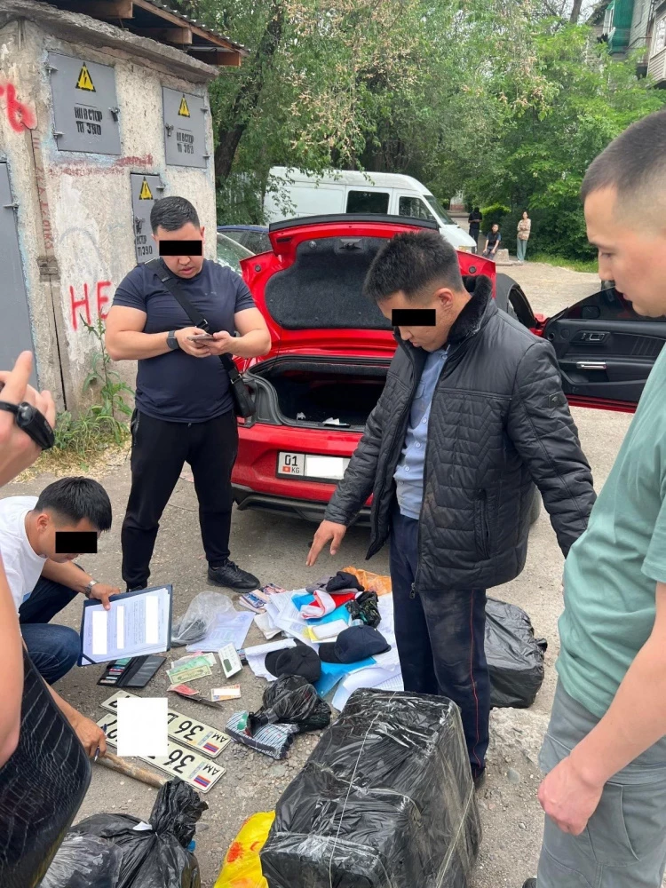 В Бишкеке задержан следователь по подозрению в вымогательстве взятки