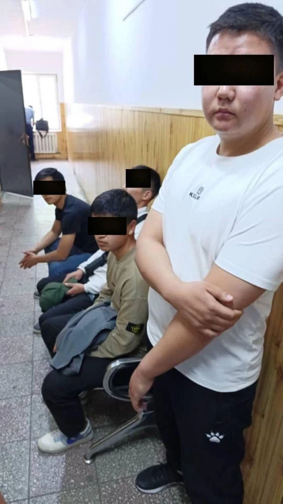 Задержаны лже-сотрудники ГКНБ, которые украли более 5 млн сомов у женщины