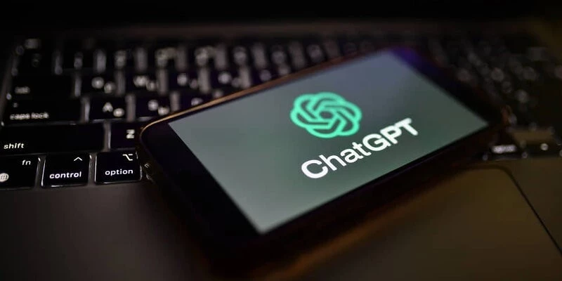 ChatGPT обвинили в подхалимстве