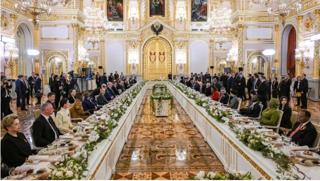 Путин провел в Кремле торжественный обед для глав государств, прибывших на празднование Дня Победы