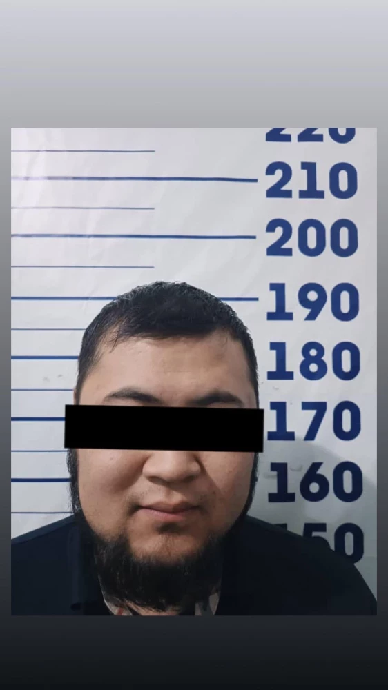 В Бишкеке пассажиры легковушки угрожали оружием (видео)