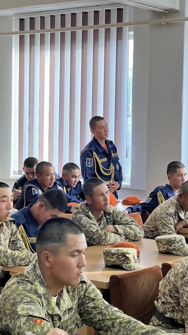 Инцидент в военной части. Бообек Ажикеев встретился с личным составом