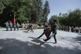В Оше почтили память погибших бойцов спецподразделения «Альфа»
