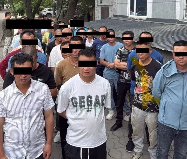 В Бишкеке задержали 39 китайцев. Они незаконно работали на одной из строек