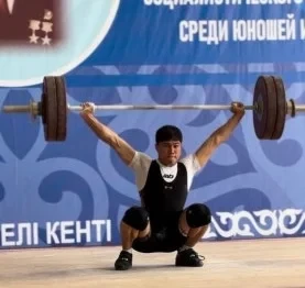 Тяжелоатлеты из Кыргызстана завоевали медали на турнире в Казахстане