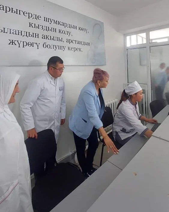 В Баткенской области проверили внедрение цифрового здравоохранения