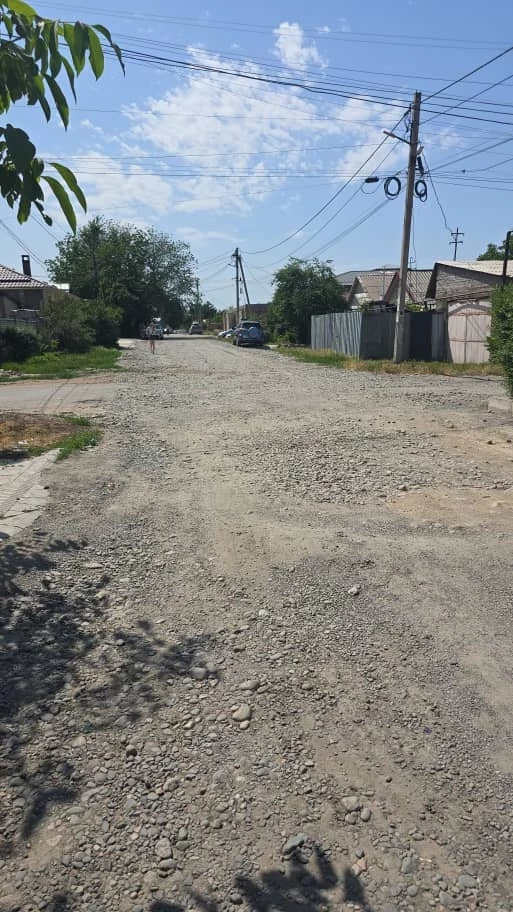 "Отремонтировали только половину улицы". Жители ул. Саратовской просят доделать ремонт
