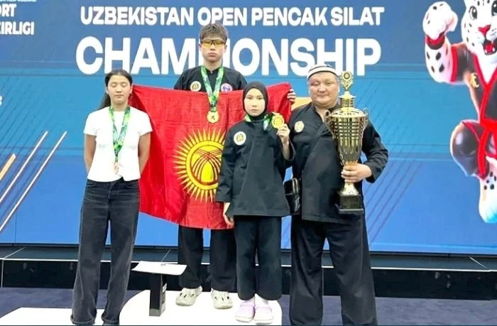 Кыргызстан завоевал три медали на чемпионате по пенчак-силату в Джизаке
