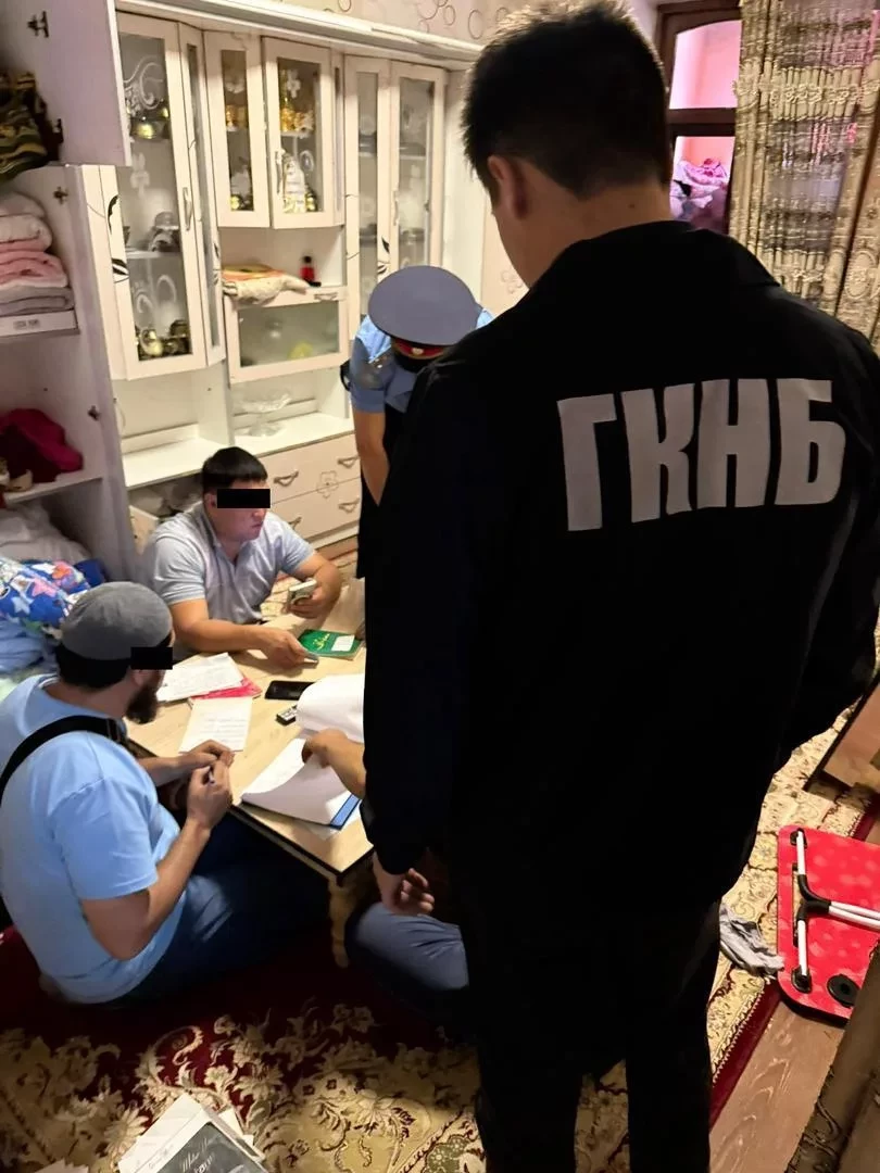 В Кара-Суйском районе проведены обыски в домах 4 членов «Хизбут-Тахрир»