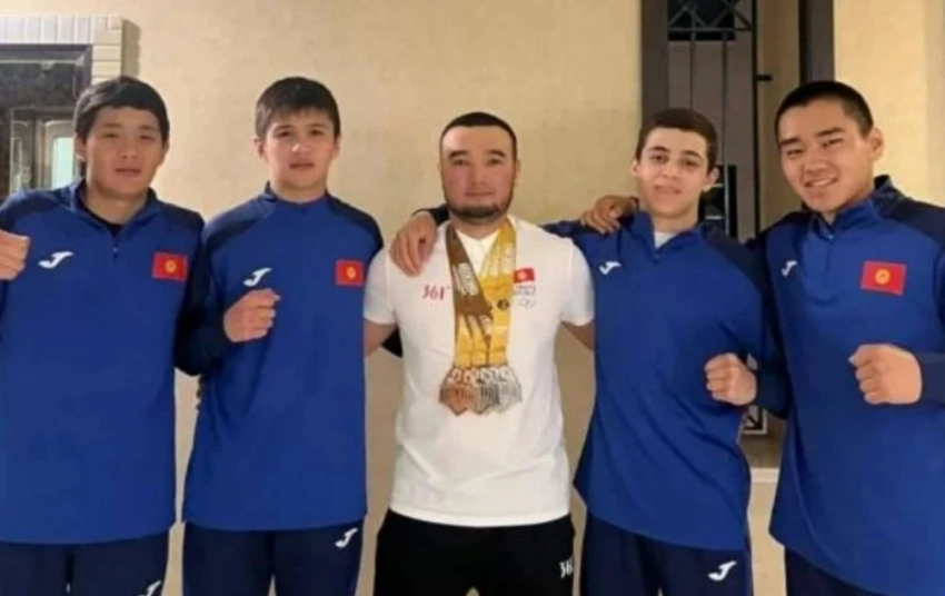Юношеская сборная Кыргызстана по боксу завоевала медали на чемпионате Азии