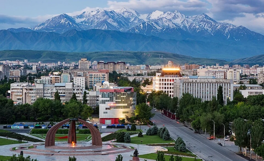 Шоу дронов, звезды Кыргызстана и России. Как Бишкек отпразднует 80-летие Победы в ВОВ