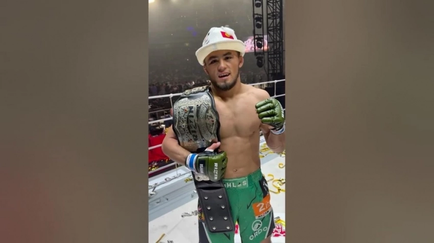 Кыргызстанский боец Ражабали Шайдуллаев завоевал чемпионский пояс в Японии