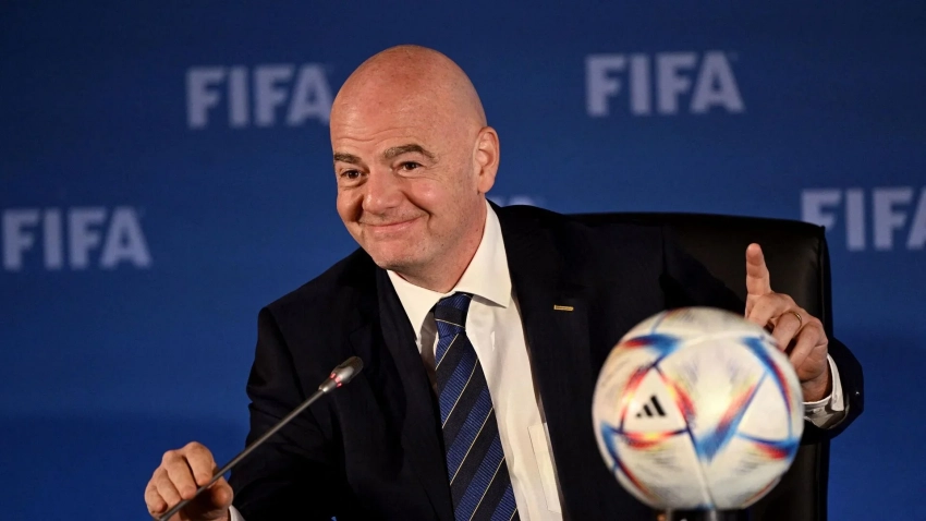 Президент FIFA поздравил Кыргызстан с открытием мини-стадиона FIFA Arena