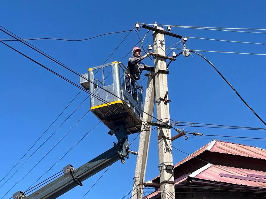 В Бишкеке заменят более 90 км старых проводов на новые СИП- провода