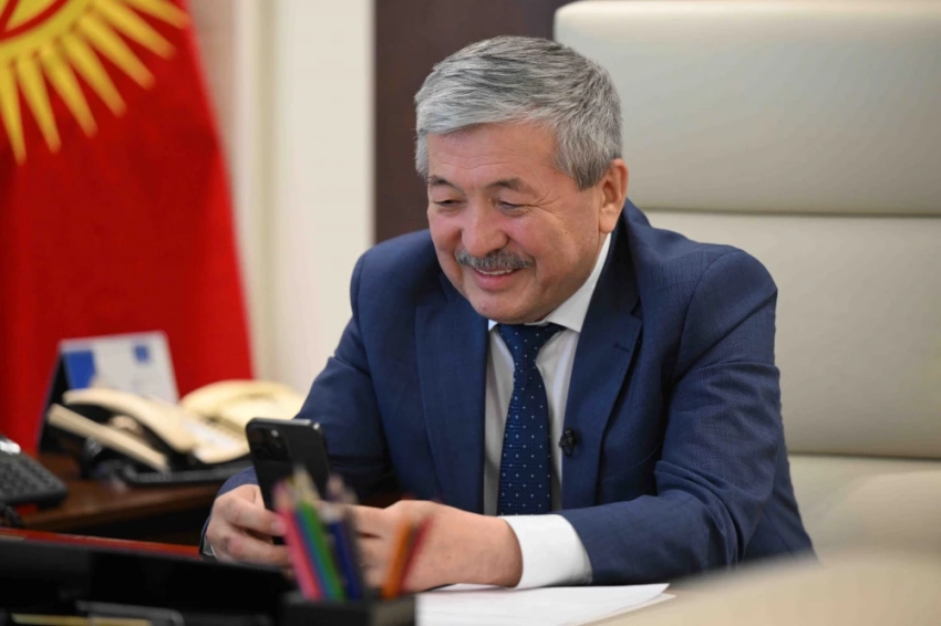 Глава кабмина поздравил Асель Байбагышеву с покорением Эвереста