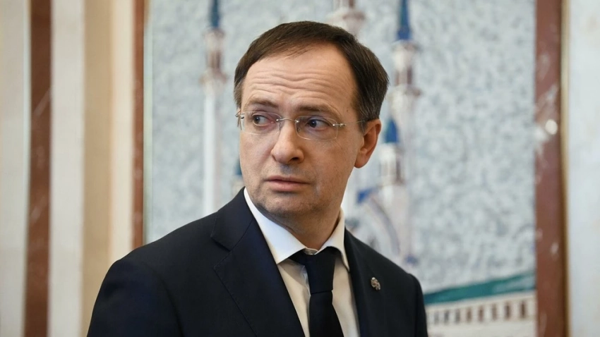 Переговоры России и Украины в Стамбуле 15 мая не состоялись. Глава делегации РФ заявил, что будет ждать представителей Украины 16 мая