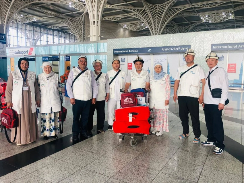 Первые паломники из Кыргызстана прибыли в Медину