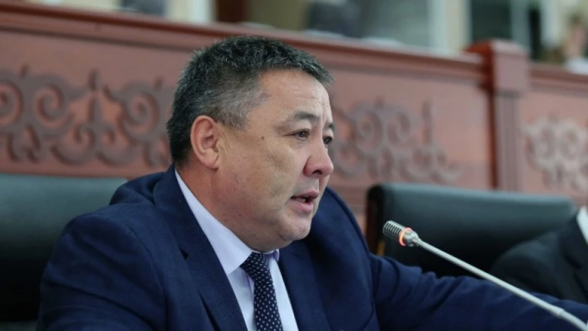 Депутат: Сотрудники авиакомпаний, летающих в Кыргызстан, должны говорить на кыргызском