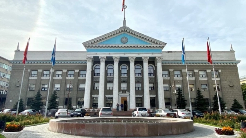 Нарушения и жалобы. Мэрия Бишкека упразднила ДУМК