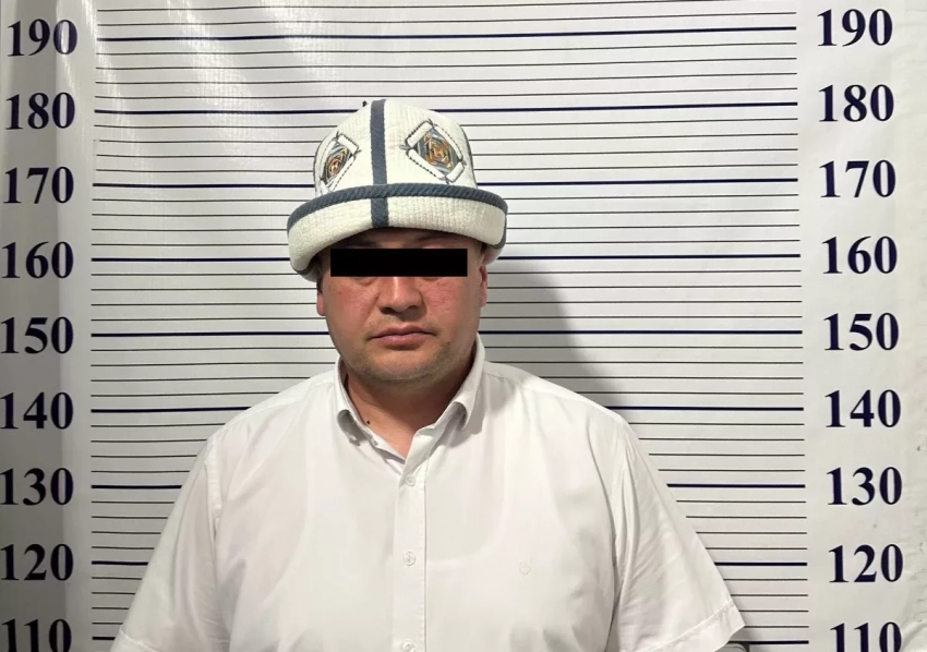 За незаконную регистрацию автомашин задержан специалист Кара-Кульского сектора Госагентство по регистрации транспорта