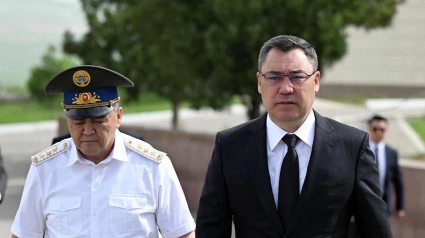 Садыр Жапаров отругал Камчыбека Ташиева и Улана Ниязбекова. За что?