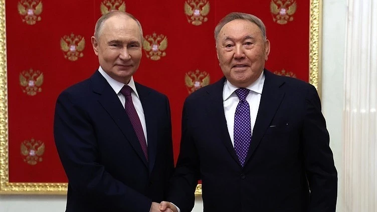 Пресс-секретарь Назарбаева рассказал, зачем бывший президент встречался с Путиным в Кремле