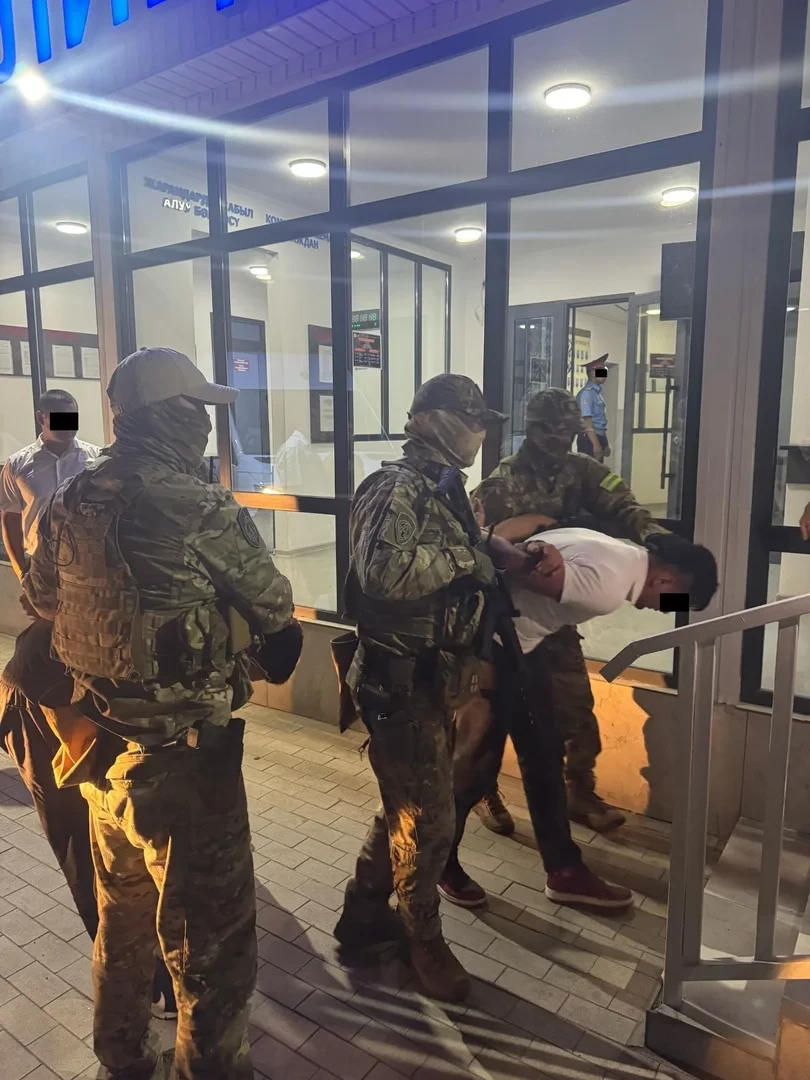 Задержаны подозреваемые в групповом избиении жителя Токмока