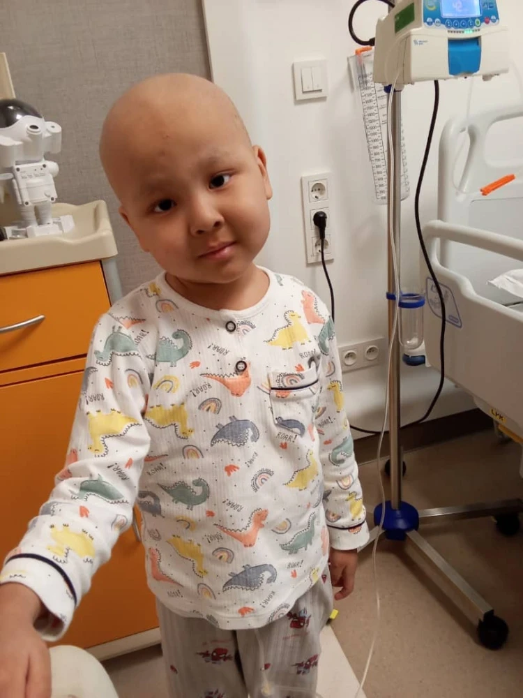Даиру нужна пересадка костного мозга. Операция стоит $116 тысяч (видео)
