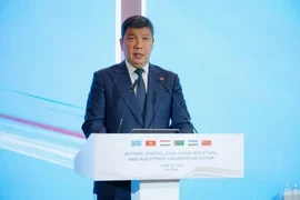Айбек Джунушалиев представил Бишкек на инвестиционном форуме в Астане