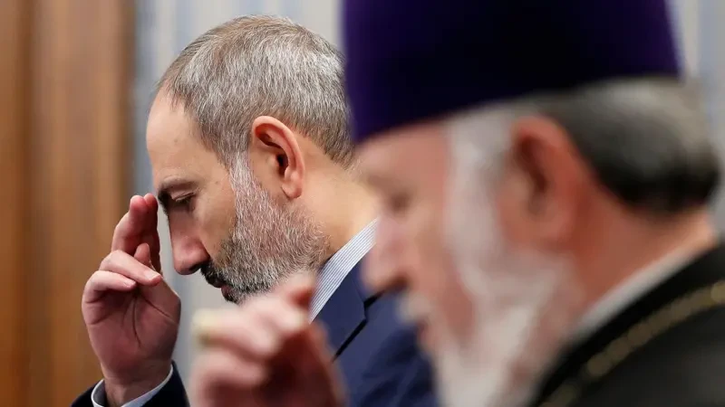 Премьер против патриарха. Как конфликт Пашиняна и церкви угрожает расколоть армянское общество