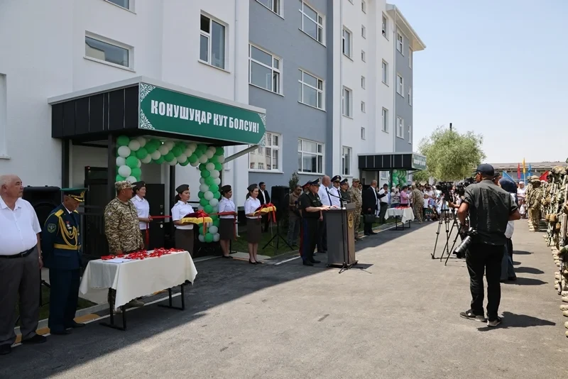 В Баткене открыли новый военный городок