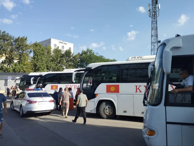 Вторая группа детей из Бишкека отправилась на отдых в центр «Алтын-Балалык»