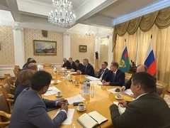 В Москве заместители глав МИД КР и РФ обсудили вопросы мигрантов