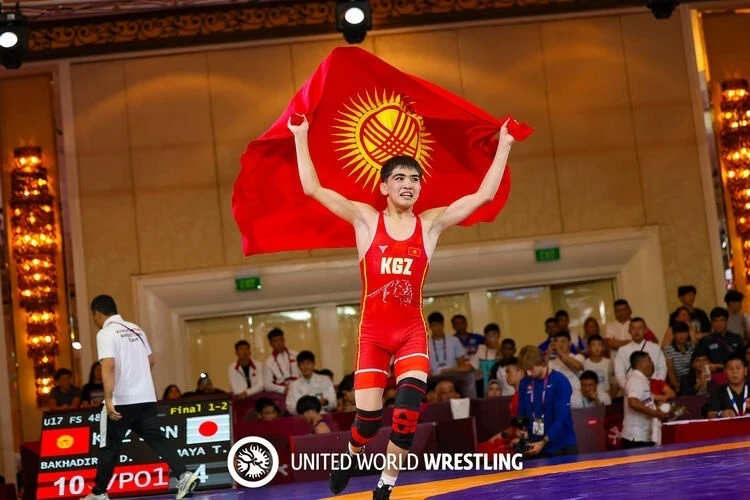 Сборная Кыргызстана - вторая на чемпионате Азии по вольной борьбе U-17
