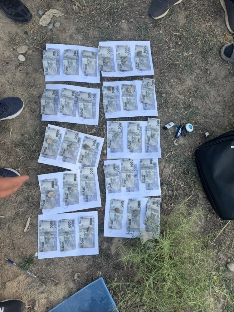 Пограничника задержали во время получения денег. Его обвиняют во взяточничестве (фото)