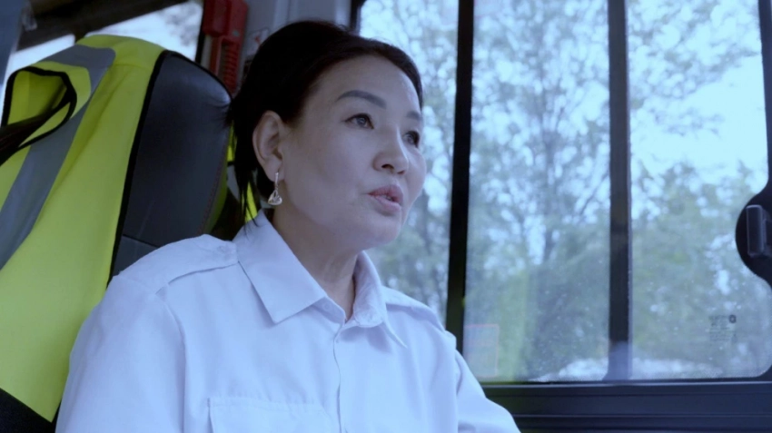 "Могут и обматерить". Рахат Чопкутова рассказала, как чувствует себя за рулем автобуса