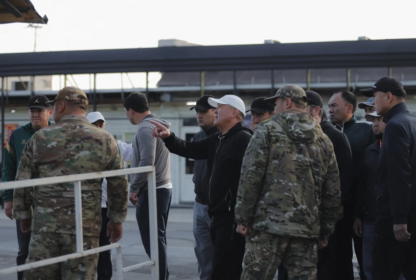 Мэр Оша дал поручения по ускорению дорожных работ и наведению порядка у границы