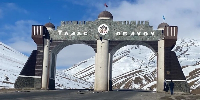 В Бакай-Ате четверо мужчин задержаны за дачу взятки по делу о наркотиках