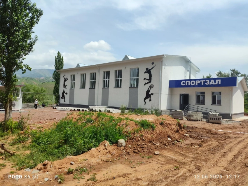В Кара-Кулджинском районе строится новый спортивный зал