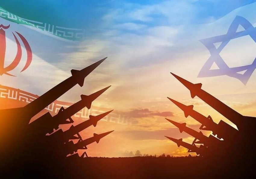 Израиль и Иран обмениваются атаками: СМИ сообщают о новой волне атаки дронов и ракет по целям в Тель-Авиве и Хайфе, иранские военные призывают израильтян эвакуироваться