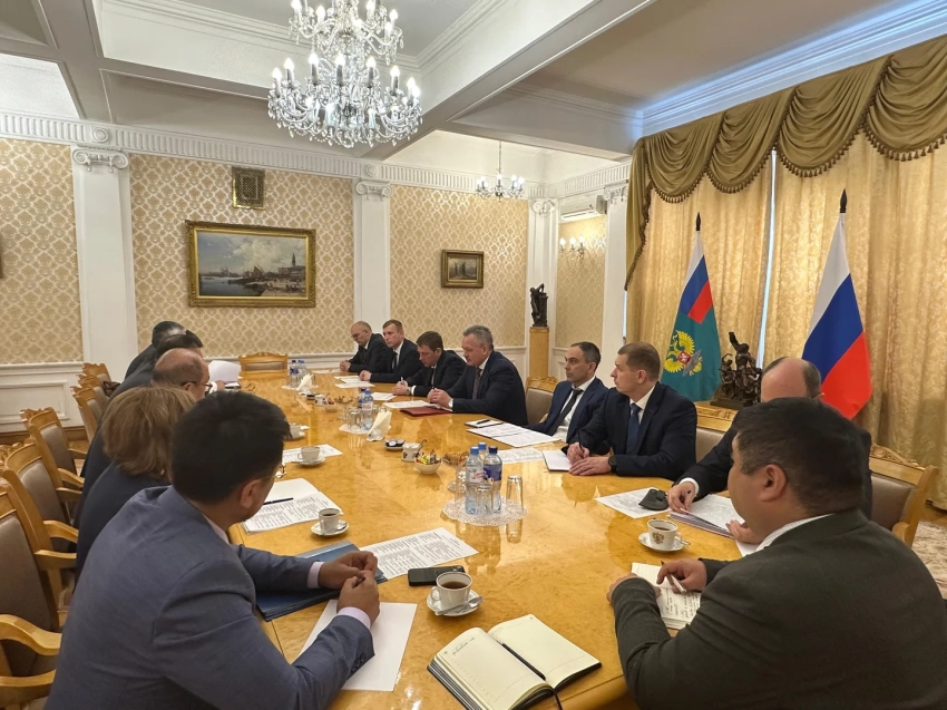 В Москве заместители глав МИД КР и РФ обсудили вопросы мигрантов