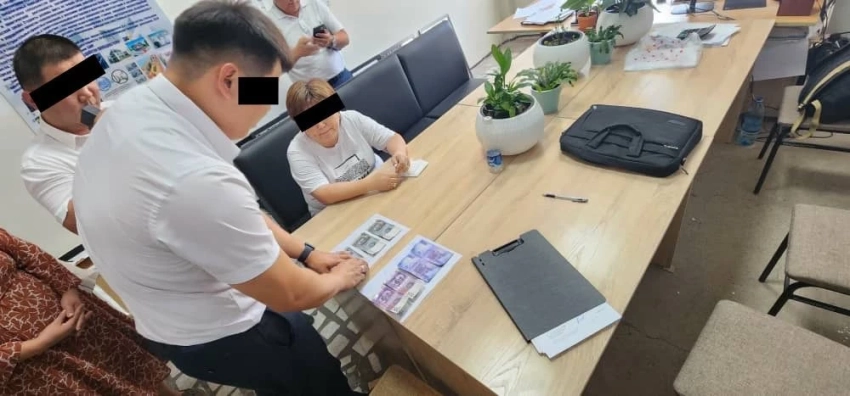 Преподавателя и завкафедрой колледжа обвиняют в вымогательстве за допуск к экзаменам. Фото