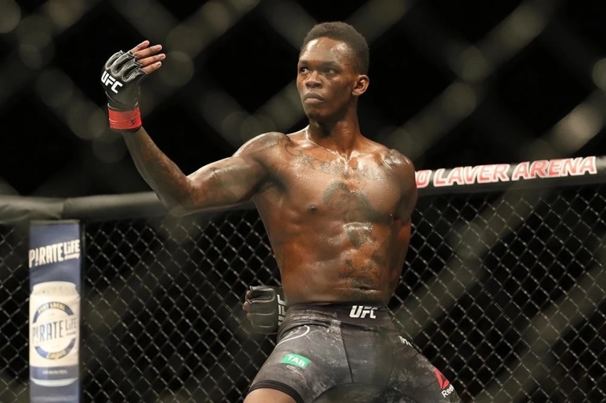 Исраэль Адесанья введён в Зал славы UFC за легендарный бой 2019 года