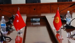 Глава Минобороны и посол Турции в КР обсудили вопросы военного сотрудничества