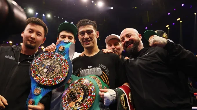 Чемпион WBC Шакур Стивенсон назвал Дмитрия Бивола вторым боксером мира